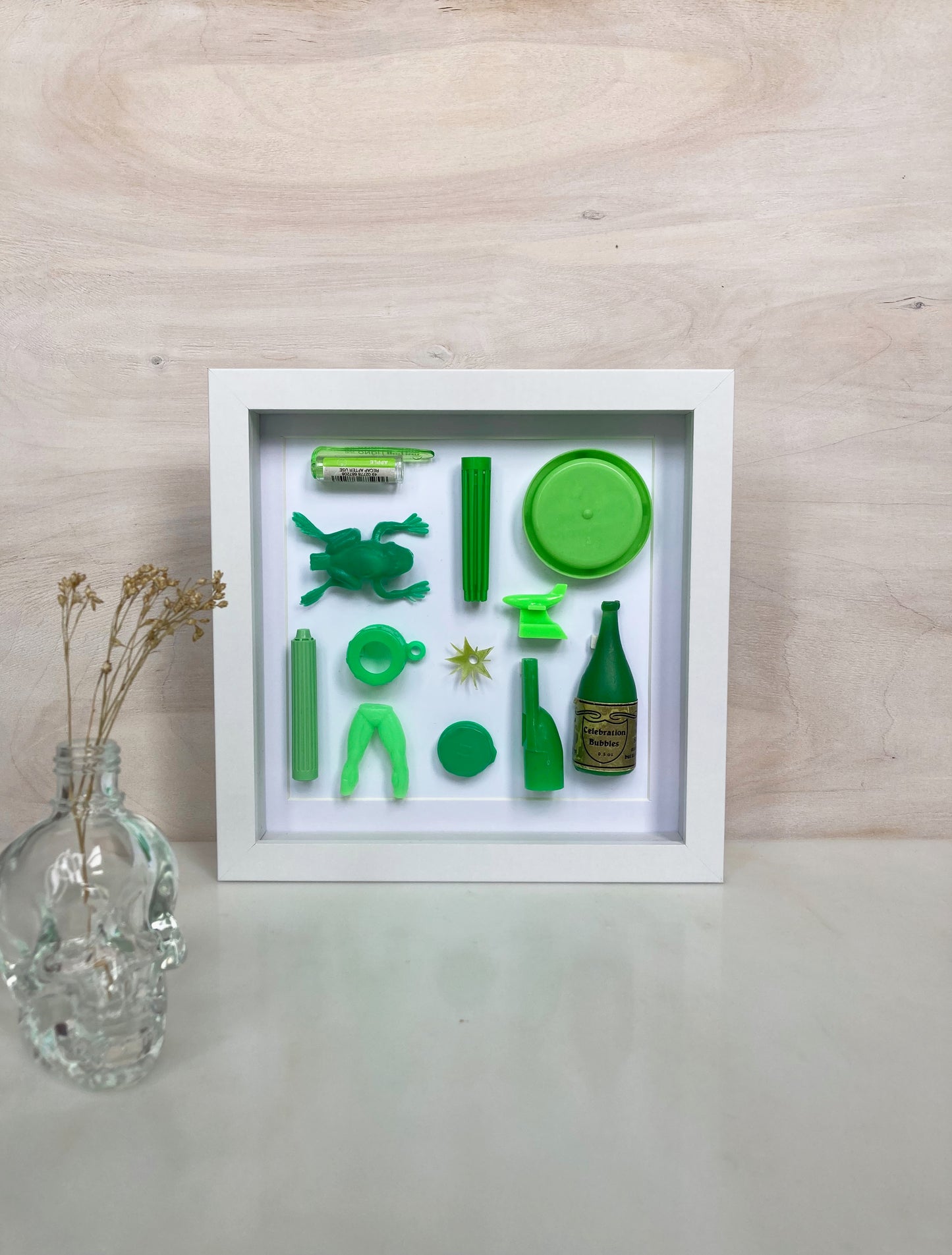 Plastic Paradise Frame in Green image 1