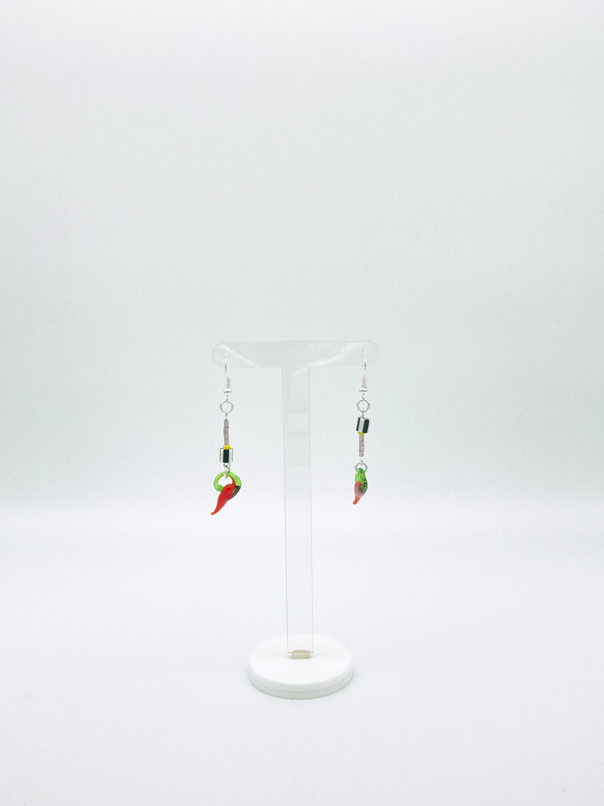 Abstract Chilli stripe b&w dangle earrings - Gold findings image 4