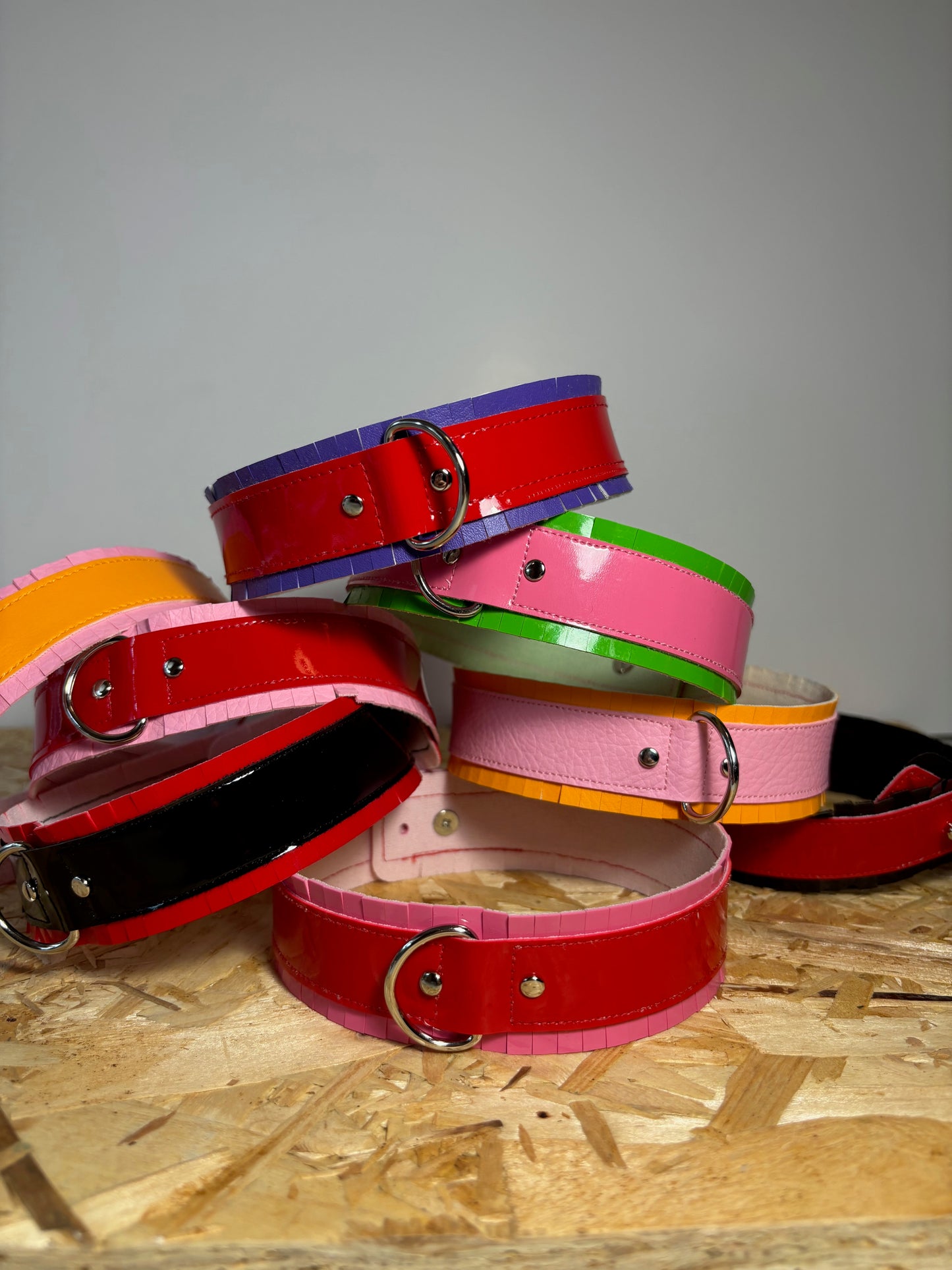Fringed PVC choker - Red & Black image 2