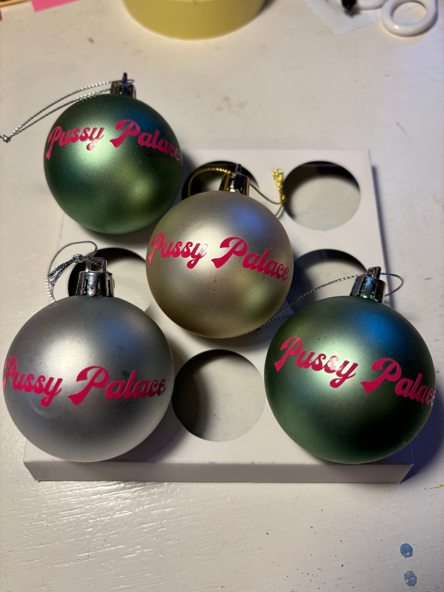 P*ssy Palace Bauble image 5