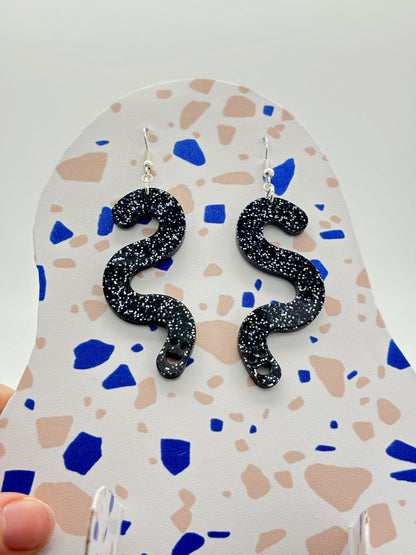 Glitter Worm Simple Dangles - Black image 0